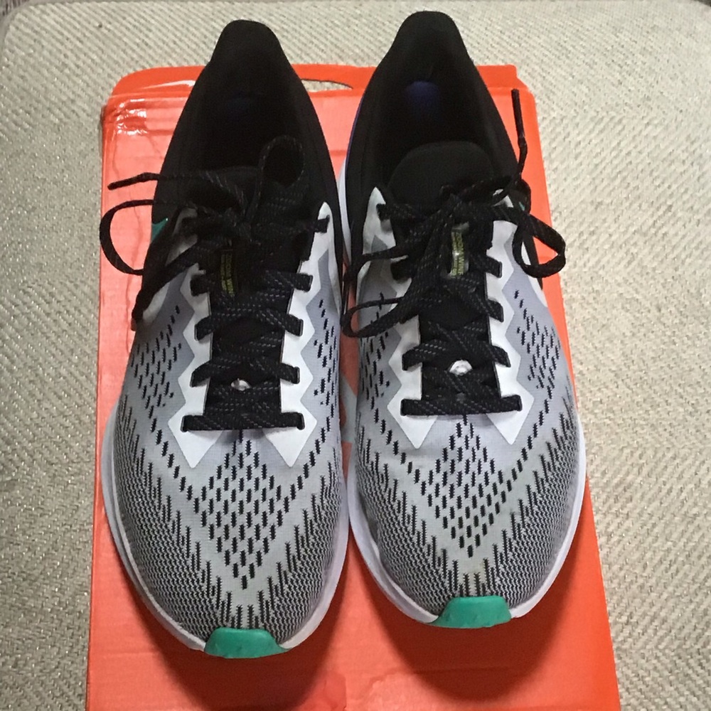 NIKE ZOOM WINFLO 10